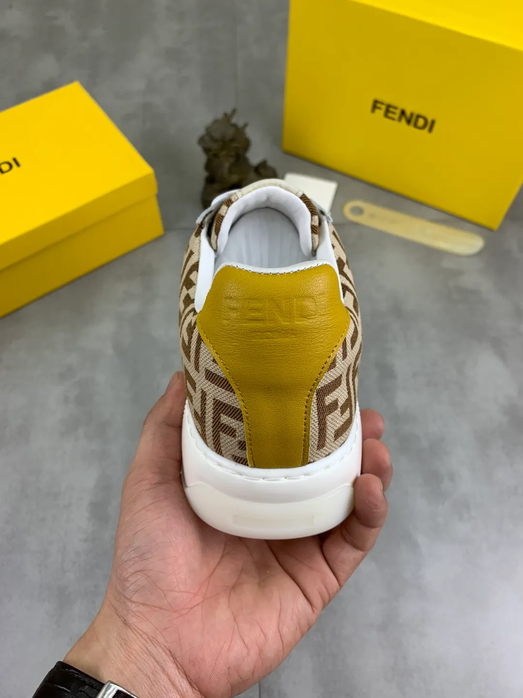 ​Men's shoes 💰P440 💰【New】Little monster 🆘 New FENDI 🕶️🕶️Simple routing effect, showing an elegant and cool driving shoe 🎬Using imported calfskin + first-layer pigskin lining🐂Excellent material🎬Detailed workmanship 🤗Comfortable foot feel➰➰. ​Pair it with any outfit to show your taste and temperament, low-key luxury ♻️Design ​simple and elegant ​noble and fashionable 🍃​Very loved and favored by trendy men 💓❤️size: 38-44 4️⃣colors available